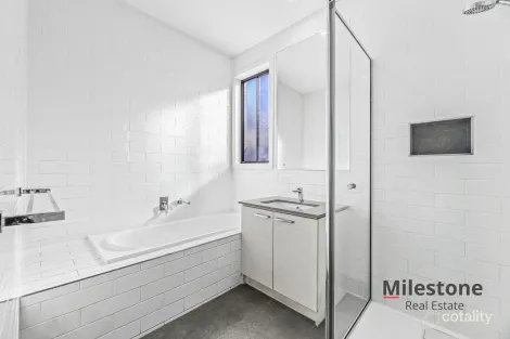 Property photo of 23 Gumleaf Place Botanic Ridge VIC 3977