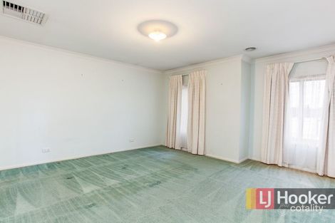 Property photo of 8 Oliver Court Narre Warren South VIC 3805