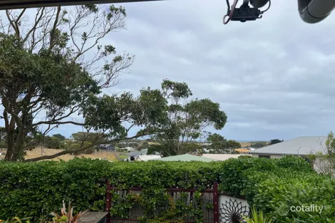 Property photo of 1 McKenzie Avenue Currie TAS 7256