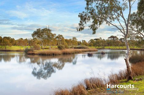 18 Clearwater View, South Morang, VIC 3752