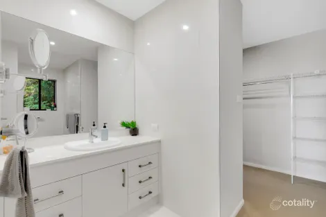 Property photo of 11 Oceanview Place Mooroobool QLD 4870