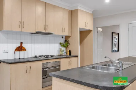 Property photo of 172 Paterson Drive Lynbrook VIC 3975