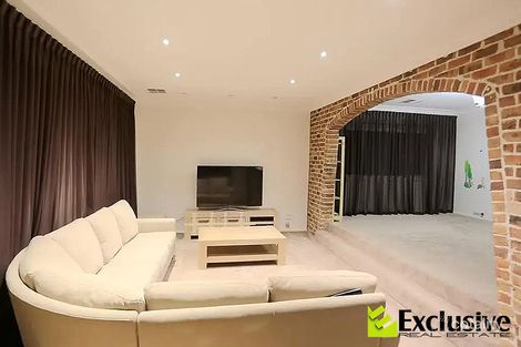 Property photo of 10 Bilpin Place Bossley Park NSW 2176