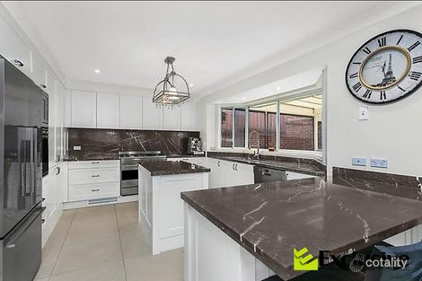 Property photo of 10 Bilpin Place Bossley Park NSW 2176