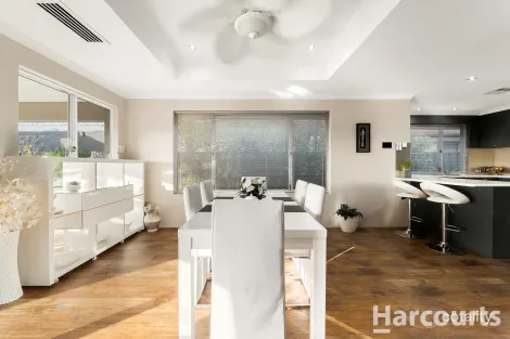 Property photo of 5 Bookleaf Loop Halls Head WA 6210