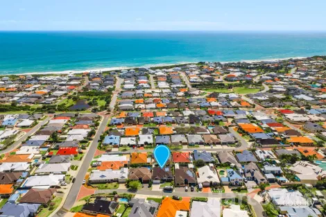 Property photo of 5 Bookleaf Loop Halls Head WA 6210