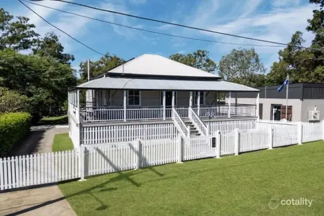 4 Law St N, Redbank, QLD 4301