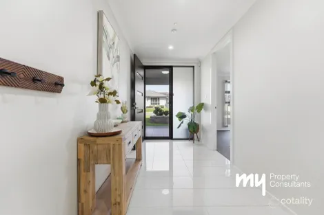 Property photo of 10 Maize Avenue Spring Farm NSW 2570