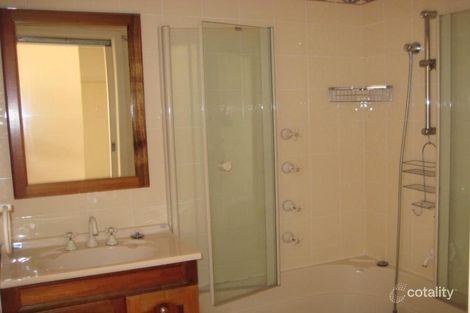 Property photo of 5 Kennett Place Glenfield NSW 2167