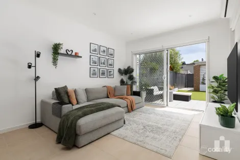 Property photo of 15 Courthouse Walk Doreen VIC 3754