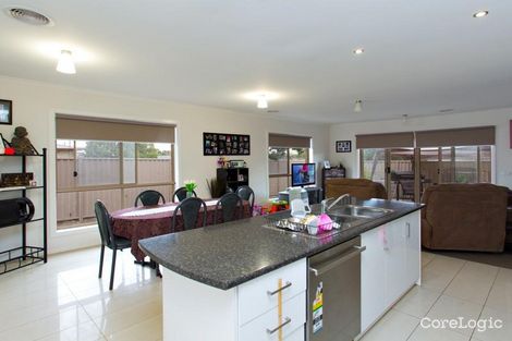 Property photo of 2/15 Verbena Grove Wendouree VIC 3355