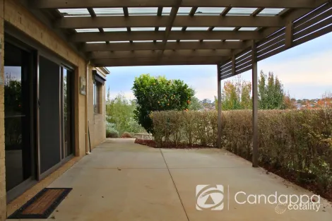 Property photo of 94 Jackson Drive Drouin VIC 3818