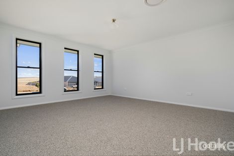 64 Mendel Dr, Kelso, NSW 2795