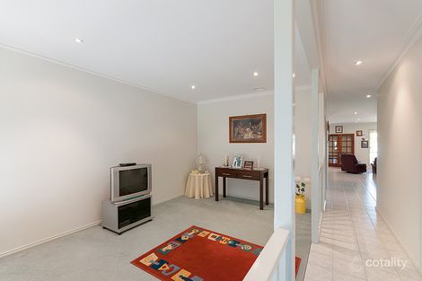 Property photo of 5 Eldergreen Circuit Craigieburn VIC 3064