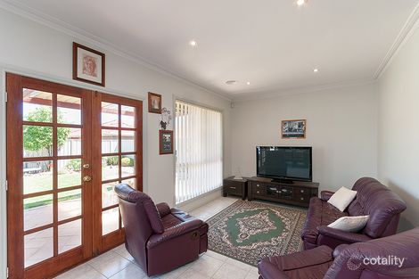 Property photo of 5 Eldergreen Circuit Craigieburn VIC 3064