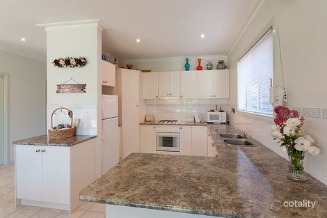 Property photo of 5 Eldergreen Circuit Craigieburn VIC 3064