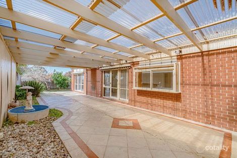 Property photo of 2 Pinnock Avenue Roxburgh Park VIC 3064