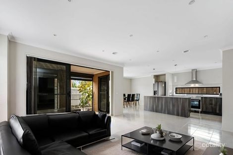 Property photo of 14 Avisha Way Narre Warren VIC 3805
