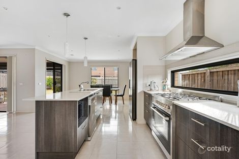 Property photo of 14 Avisha Way Narre Warren VIC 3805