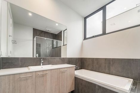 Property photo of 2/2 Tuhan Street Chadstone VIC 3148