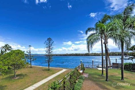 1/8 Paradise Pde, Paradise Point, QLD 4216