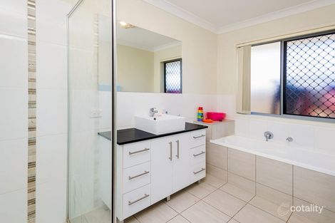Property photo of 33 Karingal Drive Pimpama QLD 4209