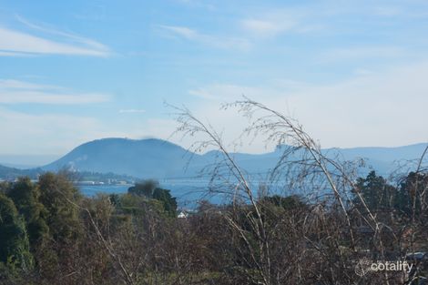 Property photo of 2/13 Wayne Avenue Sandy Bay TAS 7005