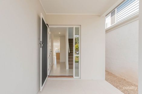 Property photo of 17 French Street Wynnum QLD 4178