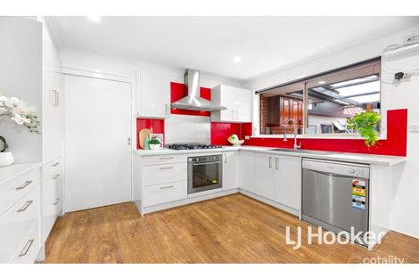 Property photo of 12 Sandhurst Mews Hampton Park VIC 3976