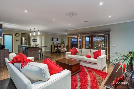 Property photo of 2 Apium Place Brookfield VIC 3338