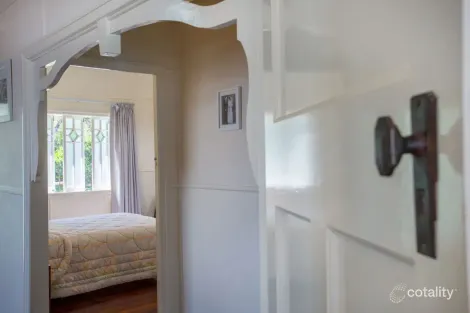 Property photo of 94A Aspinall Street Leichhardt QLD 4305