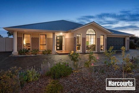 11 Coach House Lane, Beaconsfield, VIC 3807