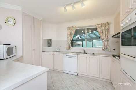 Property photo of 10 Evelyn Owen Crescent Dunlop ACT 2615