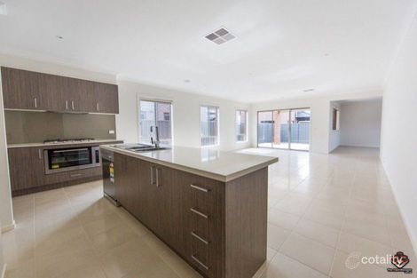 Property photo of 150 Hummingbird Boulevard Tarneit VIC 3029