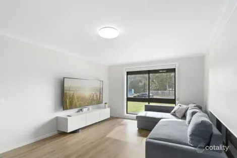 Property photo of 1/30 Horsley Drive Horsley NSW 2530