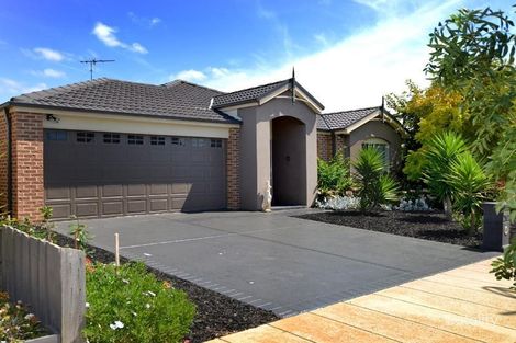 70 Pearl Bay Passage, St Leonards, VIC 3223