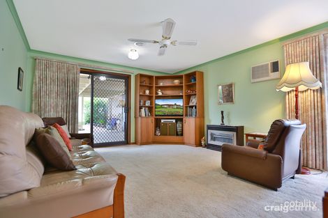 Property photo of 28 Smethurst Avenue Pakenham VIC 3810