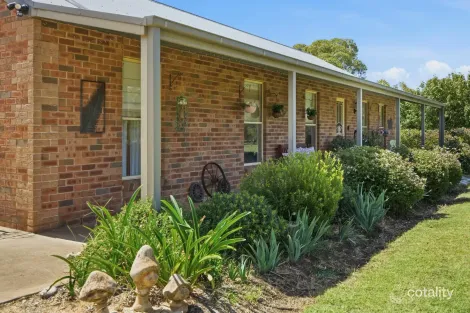 Property photo of 25 Crossley Drive Narromine NSW 2821