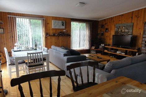 Property photo of 10 Harbour View Sandy Point VIC 3959