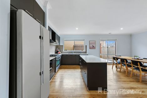 Property photo of 4 Adelong Street Werribee VIC 3030