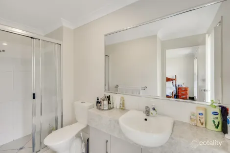 Property photo of 1/41 Highgrove Drive Highfields QLD 4352