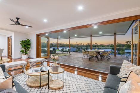 25 Oatland Cres, Holland Park West, QLD 4121