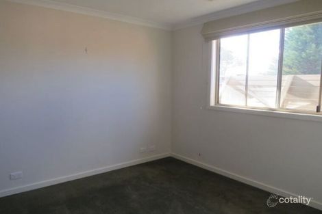 Property photo of 4/27 Vinter Avenue Croydon VIC 3136