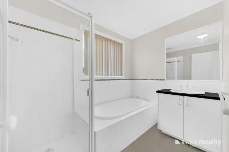 Property photo of 25 Mat Rush Avenue Bundoora VIC 3083