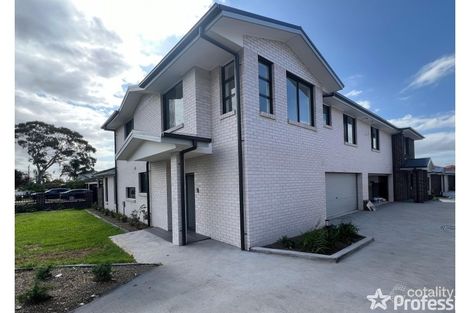 2/216 Brenan St, Smithfield, NSW 2164
