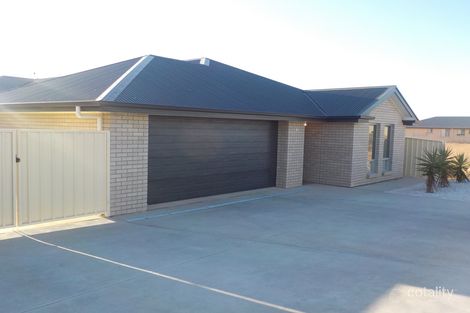 17 Falie Ave, Wallaroo, SA 5556