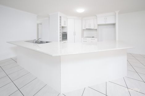 Property photo of 33 Dune Circle Lammermoor QLD 4703
