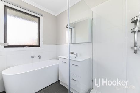 Property photo of 5 McLaren Avenue Cranbourne VIC 3977