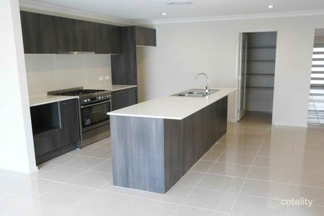 Property photo of 8 Fernlea Crescent Marsden Park NSW 2765