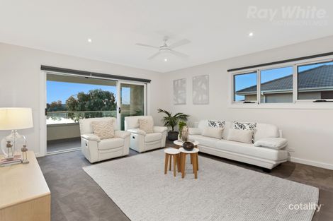 Property photo of 34 Portland Place Waterways VIC 3195